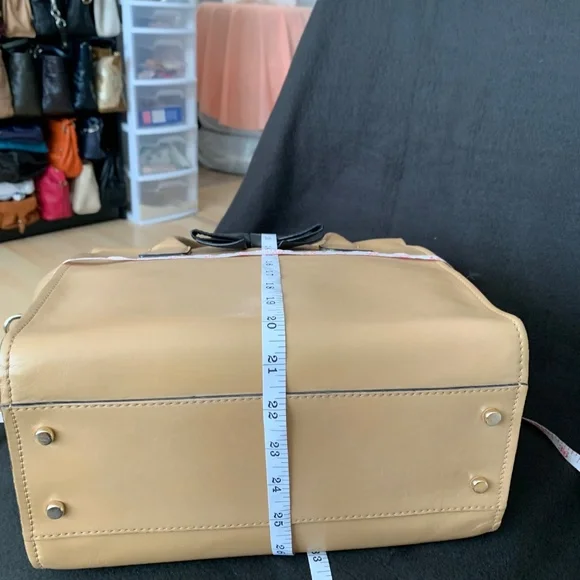 Kate Spade Large Excellent Condition - Picture 9 of 16